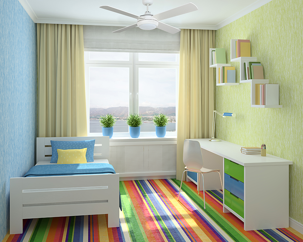חדר ילדים צבעוני עם מאוורר תקרה לבן